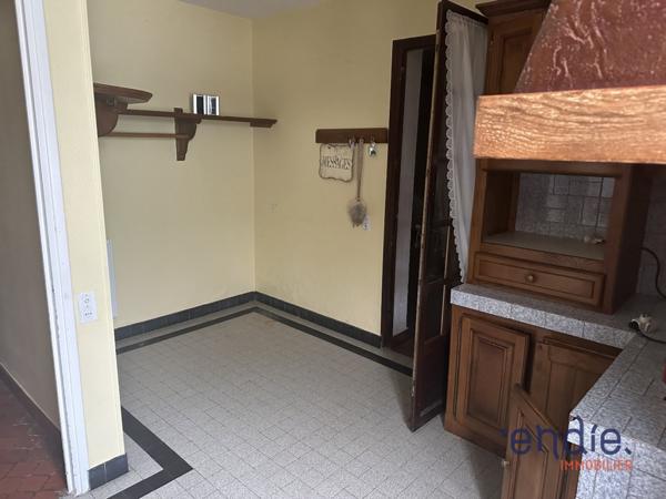 VENTE d'une maison de 8 pièces (183 m²) à BRUGHEAS