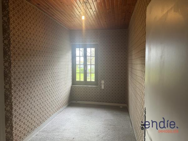VENTE d'une maison de 8 pièces (183 m²) à BRUGHEAS