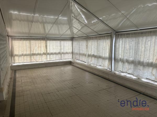 VENTE d'une maison de 8 pièces (183 m²) à BRUGHEAS