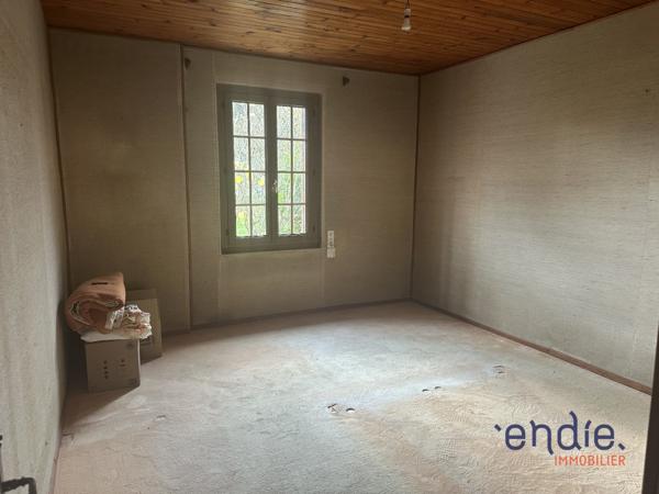 VENTE d'une maison de 8 pièces (183 m²) à BRUGHEAS