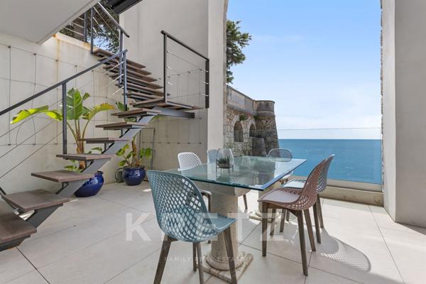 Appartement sur falaise avec vue mer