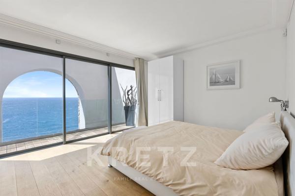 Appartement sur falaise avec vue mer