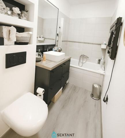 GRILLY- Bel appartement atypique de type T3 56 m² (76 m² utiles) - 415.000 €