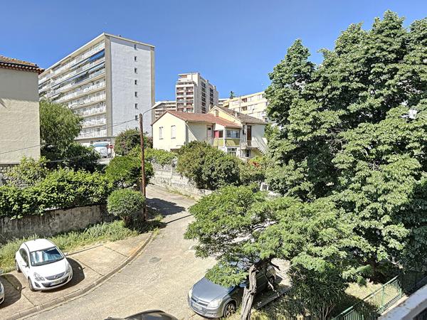 Appartement Ajaccio 1 pièce- 36.34 m2- Avenue Kennedy - calme - parking collectif