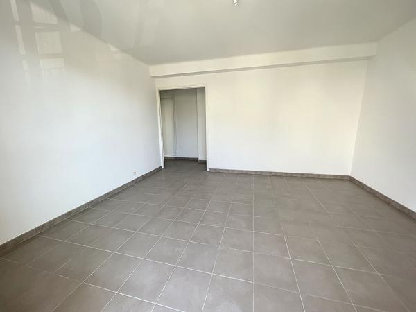 Appartement Ajaccio 1 pièce- 36.34 m2- Avenue Kennedy - calme - parking collectif