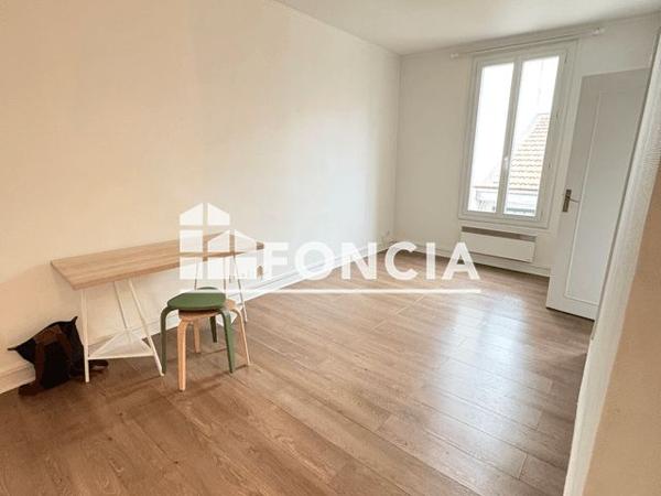 Location Studio 24.63 m² - 72 RUE DU COMMERCE Paris 75015