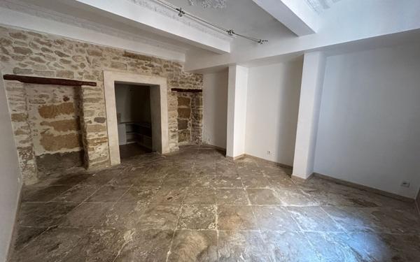 Appartement à vendre    2 pièces • 65,68 m2 Caromb