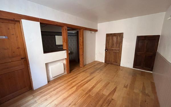 Appartement à vendre    2 pièces • 65,68 m2 Caromb