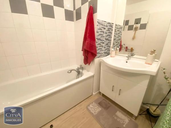 Appartement à louer 2 pièces 45.9m² Denain (59220)