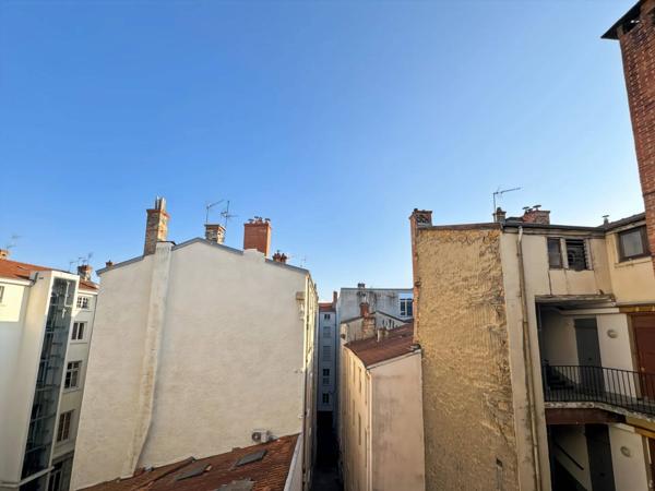 APPARTEMENT T2 - HYPER CENTRE - RUE DES MARRONNIERS