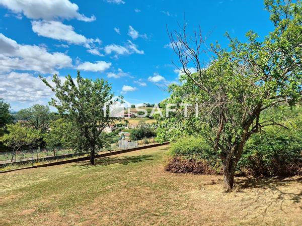 A proximité du centre village, vue dégagée