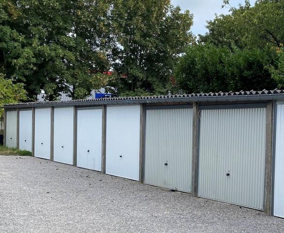 Ensemble de 8 garages indépendants en batterie VILLENEUVE D ASCQ