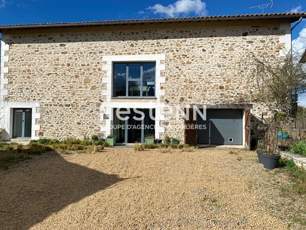 Maison ancienne ferme a vendre a Bussiere Badil avec piscine et vue degagee
