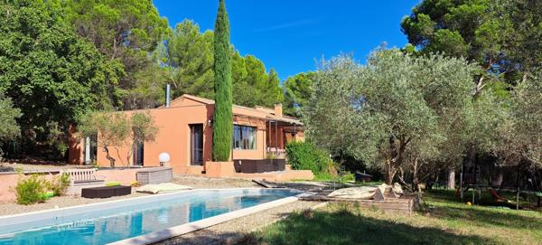 L'Isle-sur-la-Sorgue (84800) Superbe maison sur les hauteurs de l'Isle sur la Sorgue