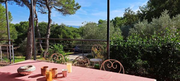 L'Isle-sur-la-Sorgue (84800) Superbe maison sur les hauteurs de l'Isle sur la Sorgue