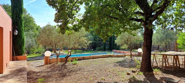 L'Isle-sur-la-Sorgue (84800) Superbe maison sur les hauteurs de l'Isle sur la Sorgue