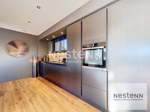 A vendre maison 4 pièces de 160 m² avec sous-sol aménagé de 140 m² et piscine sur terrain de plus de 750 m² à Juvignac, proche Montpellier