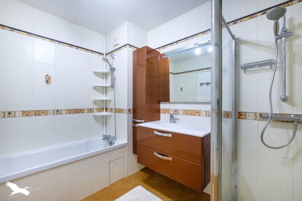 Appartement à vendre |  Bron |  4 pièces | 101 m²