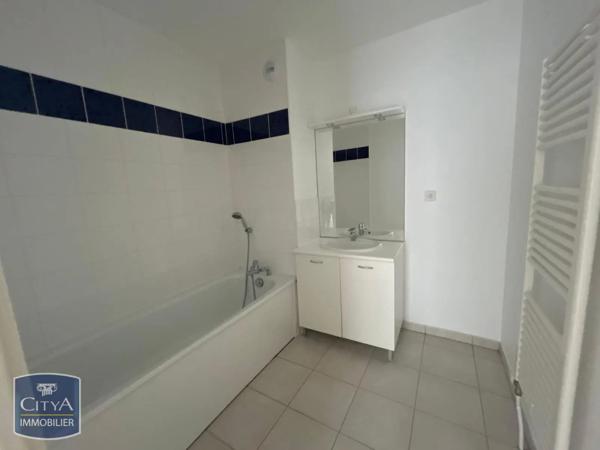 Appartement à louer 2 pièces 46.67m² Grand-Charmont (25200)