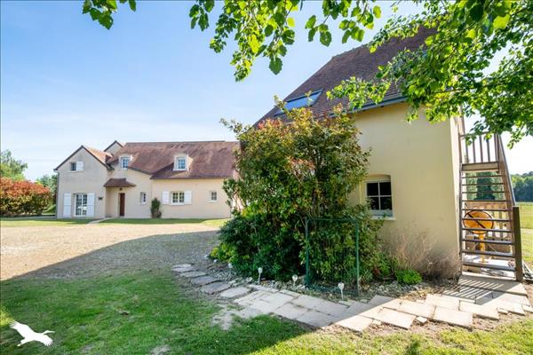 Maison à vendre |  Parçay-les-Pins |  10 pièces | 340 m²