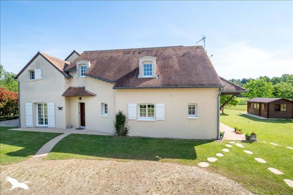 Maison à vendre |  Parçay-les-Pins |  10 pièces | 340 m²