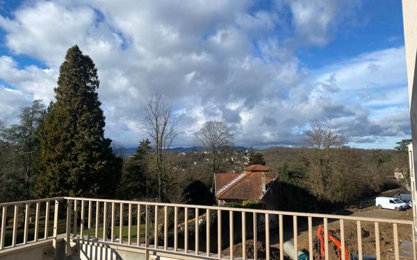 Appartement à vendre    5 pièces • 126,82 m2 Tassin-la-Demi-Lune