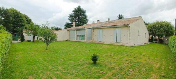 PROCHE COMMERCES ET SERVICES