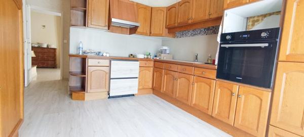 PROCHE COMMERCES ET SERVICES