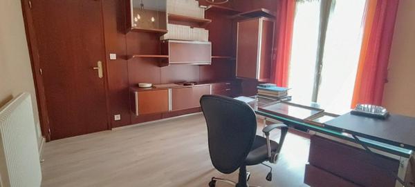 PROCHE COMMERCES ET SERVICES