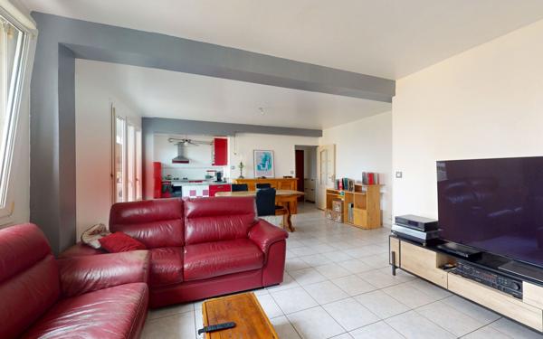 Appartement à vendre    5 pièces • 81,80 m2 Sainte-Foy-lès-Lyon