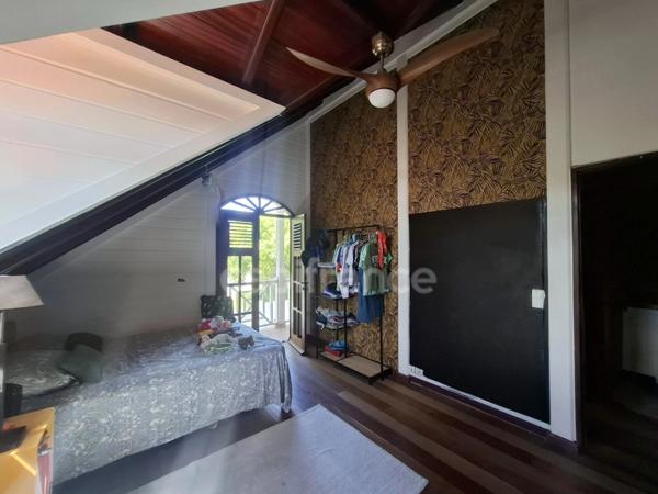 À VENDRE – Maison individuelle - Saint-Pierre – 7 pièces - 140 m² - Terrain de 692 m² - Vue mer et montagne Pelée