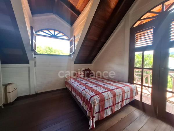 À VENDRE – Maison individuelle - Saint-Pierre – 7 pièces - 140 m² - Terrain de 692 m² - Vue mer et montagne Pelée