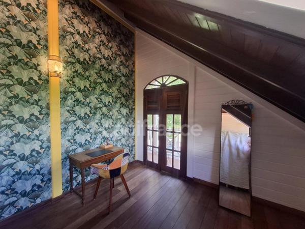 À VENDRE – Maison individuelle - Saint-Pierre – 7 pièces - 140 m² - Terrain de 692 m² - Vue mer et montagne Pelée