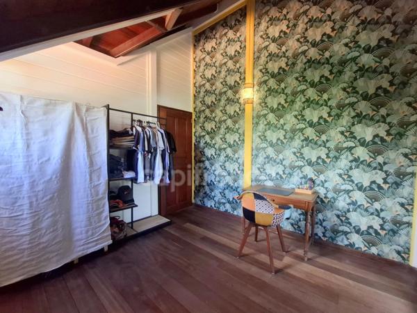 À VENDRE – Maison individuelle - Saint-Pierre – 7 pièces - 140 m² - Terrain de 692 m² - Vue mer et montagne Pelée