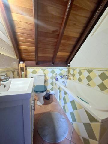 À VENDRE – Maison individuelle - Saint-Pierre – 7 pièces - 140 m² - Terrain de 692 m² - Vue mer et montagne Pelée