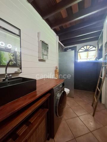 À VENDRE – Maison individuelle - Saint-Pierre – 7 pièces - 140 m² - Terrain de 692 m² - Vue mer et montagne Pelée