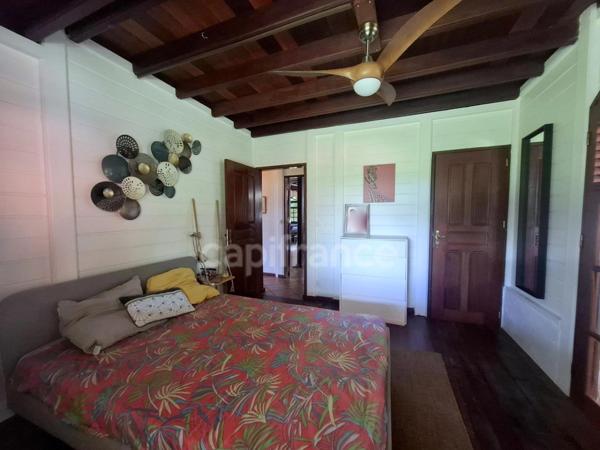 À VENDRE – Maison individuelle - Saint-Pierre – 7 pièces - 140 m² - Terrain de 692 m² - Vue mer et montagne Pelée