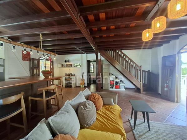 À VENDRE – Maison individuelle - Saint-Pierre – 7 pièces - 140 m² - Terrain de 692 m² - Vue mer et montagne Pelée