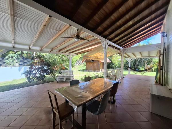 À VENDRE – Maison individuelle - Saint-Pierre – 7 pièces - 140 m² - Terrain de 692 m² - Vue mer et montagne Pelée