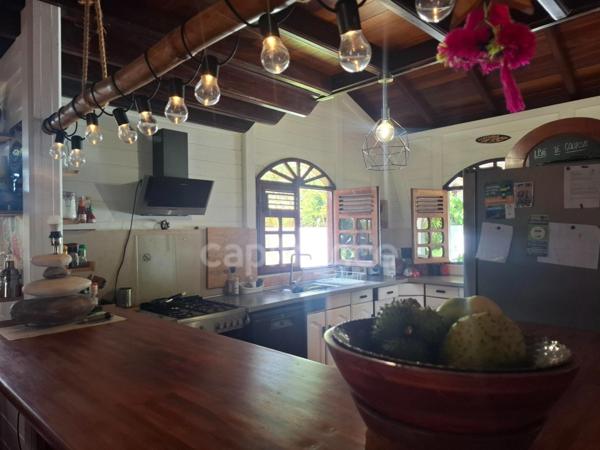 À VENDRE – Maison individuelle - Saint-Pierre – 7 pièces - 140 m² - Terrain de 692 m² - Vue mer et montagne Pelée