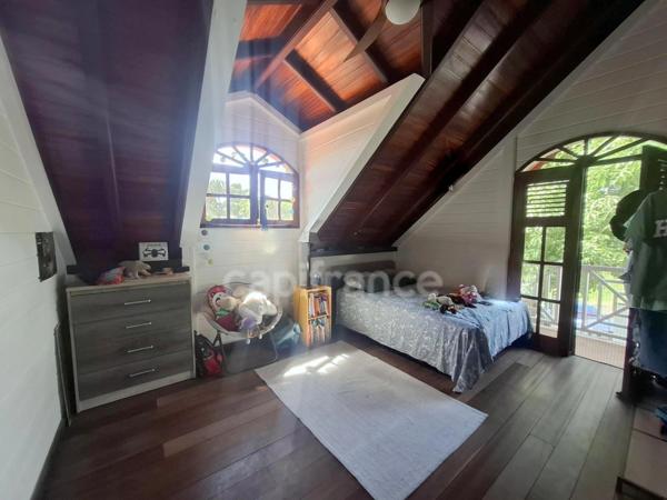 À VENDRE – Maison individuelle - Saint-Pierre – 7 pièces - 140 m² - Terrain de 692 m² - Vue mer et montagne Pelée