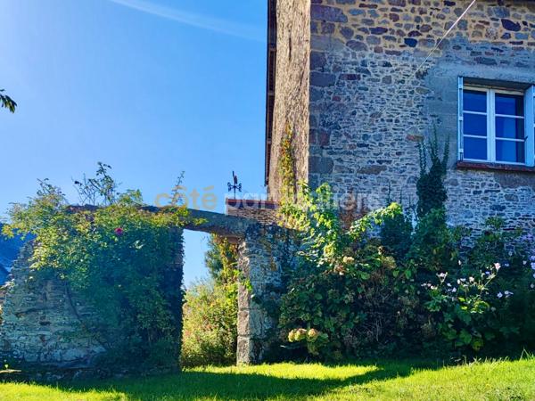 Vente
                Maison119,51 m² - 7 Pièces -
                    SAINT GEORGES DE GREHAIGNE (35610)