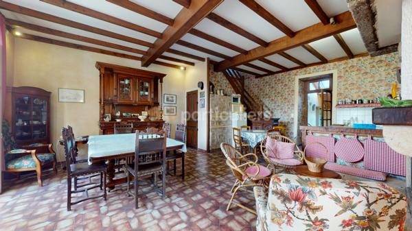 Vente
                Maison119,51 m² - 7 Pièces -
                    SAINT GEORGES DE GREHAIGNE (35610)
