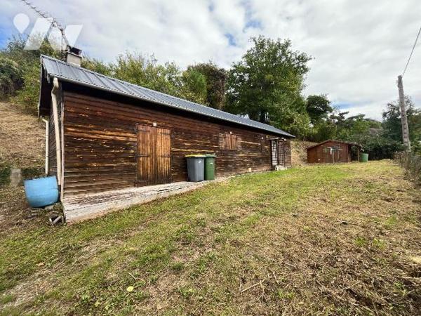Un chalet à usage d'habitation de 58,4 m² couvert en bac acier situé sur la commune de BEAUMONT...