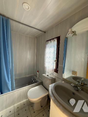 Un chalet à usage d'habitation de 58,4 m² couvert en bac acier situé sur la commune de BEAUMONT...