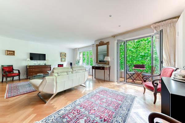 LYON 6 - Foch: Un appartement de 120m2 en étage élevé, 3 chambres, balcon et garage