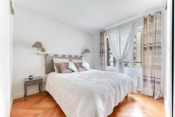 LYON 6 - Foch: Un appartement de 120m2 en étage élevé, 3 chambres, balcon et garage