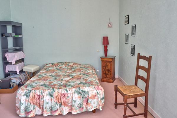 Goudelin (22290) Maison en pierre de caractère en centre-bourg – Jardin paysager et dépendances