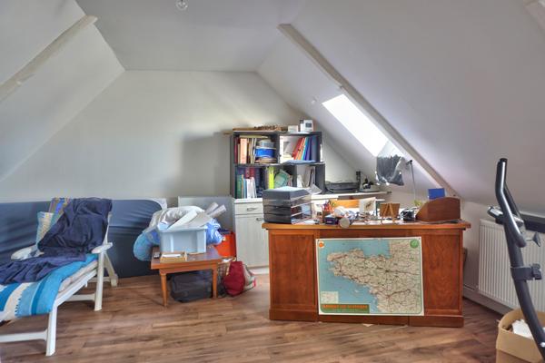 Goudelin (22290) Maison en pierre de caractère en centre-bourg – Jardin paysager et dépendances