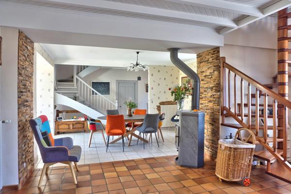 Goudelin (22290) Maison en pierre de caractère en centre-bourg – Jardin paysager et dépendances